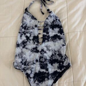Hollister Black and White Tie-Dye One Piece Swimsuit